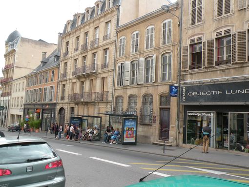  Arrêt de bus, rue des Carmes